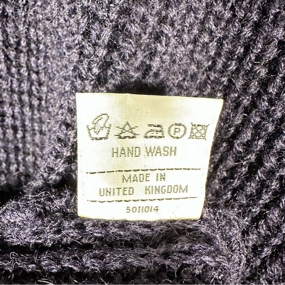 BARBOUR VINTAGE Minimalist Heavy Wool Knit l Pullover Sweater in navy - Picture 7 of 10